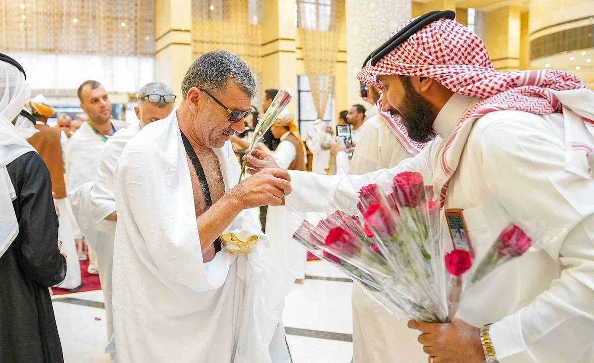بالصور.. زمزم يروي ظمأ ضيوف الملك القادمين من الضفة الغربية