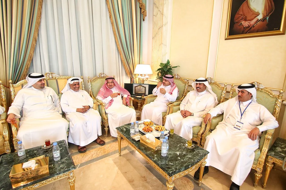 "الحماد" يحتفي بـ"أدبي الأحساء" و"إعلاميون".. ونجله: ندعم الشراكات الوطنية