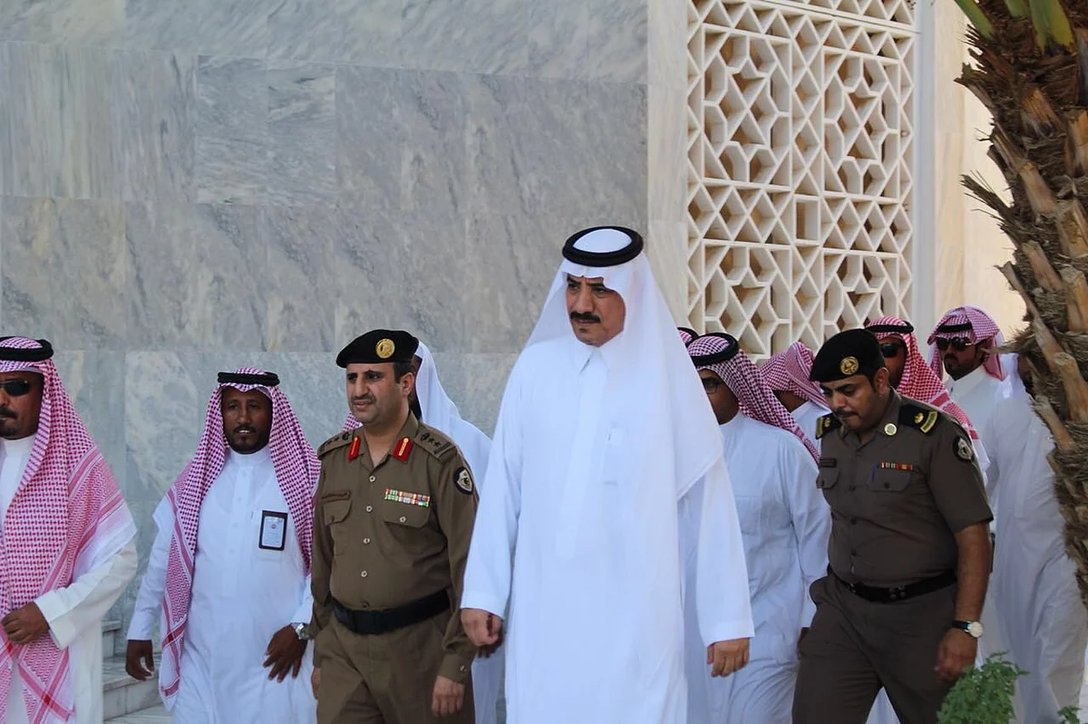 محافظ الليث يتفقد نقاط الفرز الأمنية واستقبال الحجاج على الشريط الساحلي