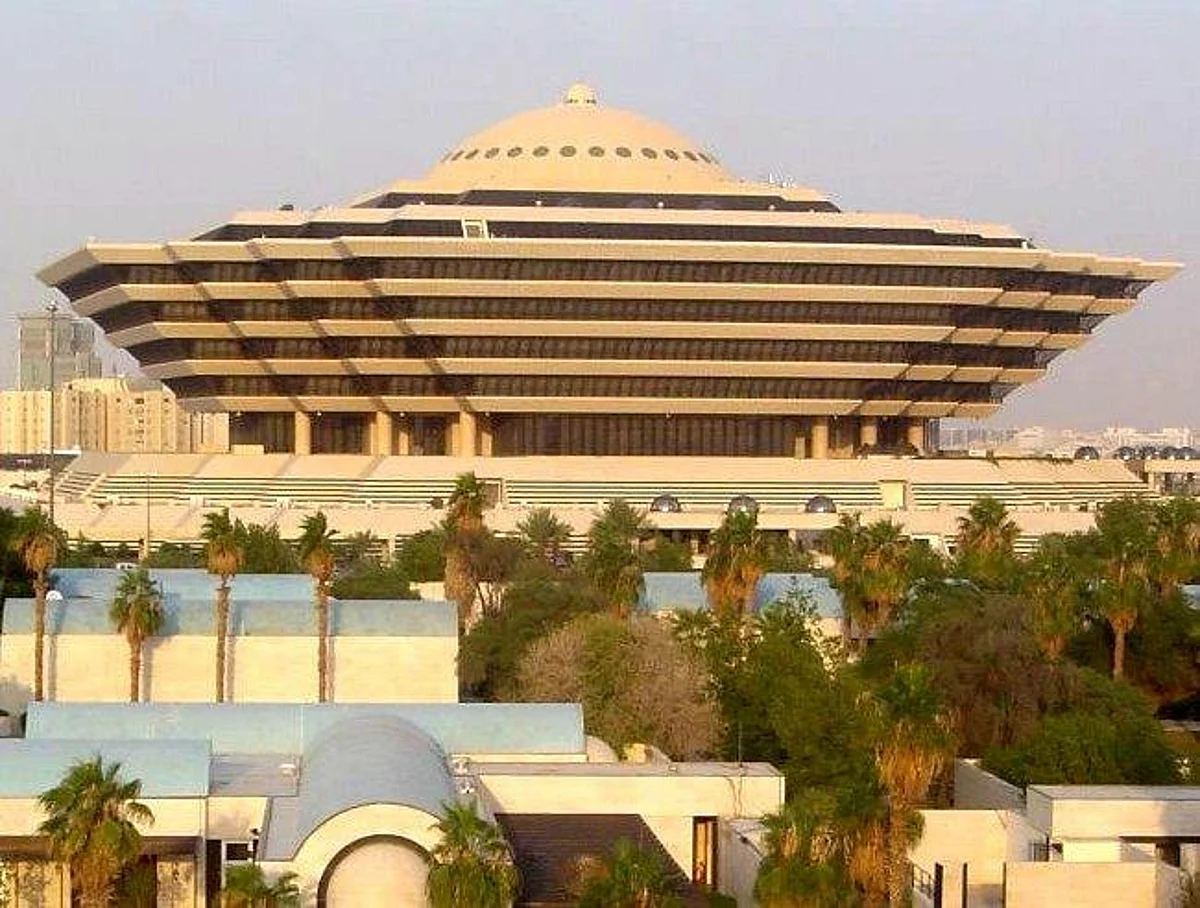 بعد أن هرّب "هيروين" داخل أحشائه.. "خان" يلقى جزاءه "قُتِل تعزيراً"