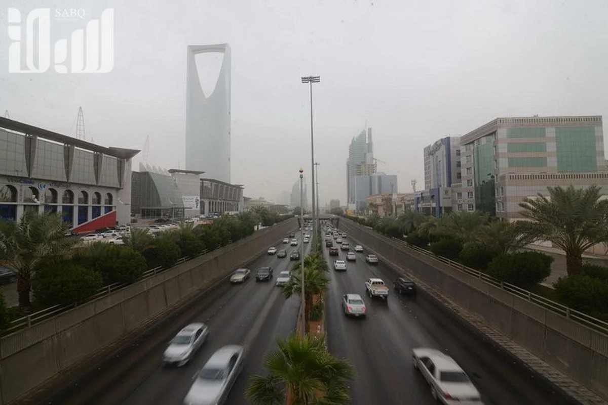 "الأرصاد": هطول أمطار رعدية من متوسطة إلى غزيرة مصحوبة برياح نشطة على منطقتَي الرياض والشرقية