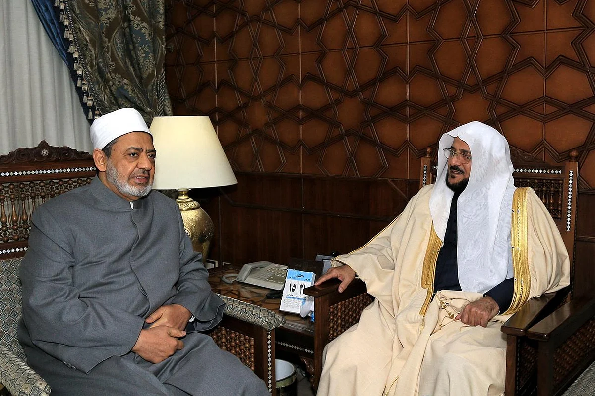 بالصور.. وزير الشؤون الإسلامية يبحث مع شيخ الأزهر قضايا الدعوة