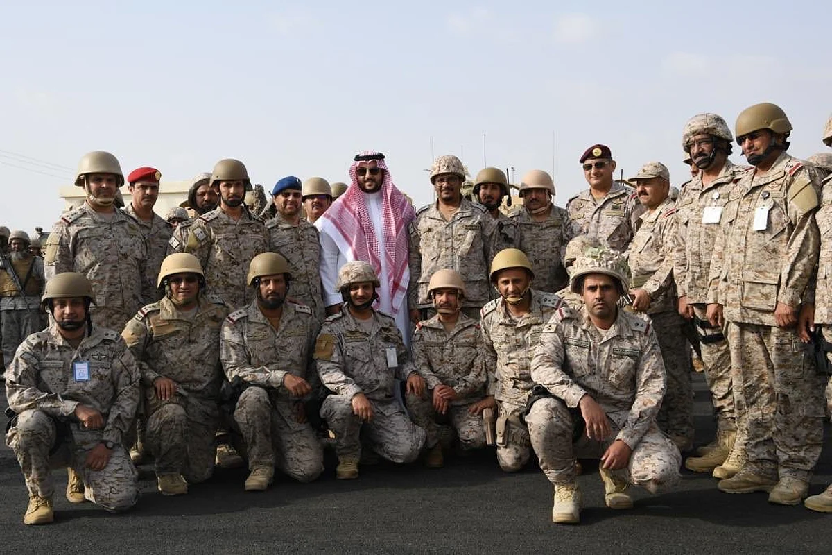 كتف لكتف وعند آخر النقاط .."خالد بن سلمان" مع المرابطين وهذا ما قاله لهم