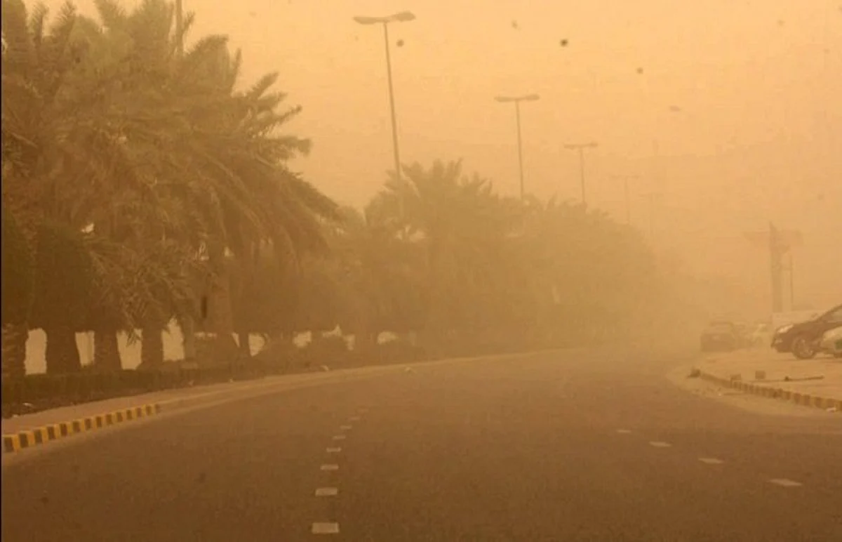 "الأرصاد": عوالق ترابية تحد من مدى الرؤية على الشرقية والرياض وجنوب المملكة