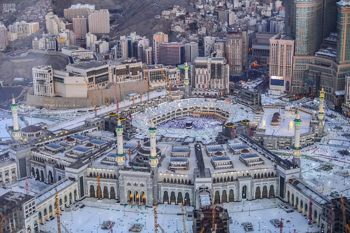 "قيادة طيران الأمن" ترفع جاهزيتها بتكثيف طلعاتها في سماء مكة والمشاعر