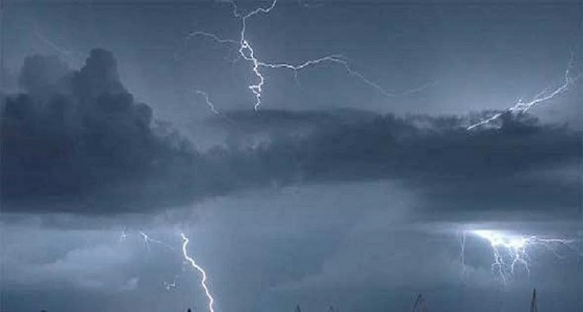"الأرصاد": الفرصة مهيّأة لهطول أمطار رعدية مصحوبة برياحٍ على جازان وعسير والباحة ومكة
