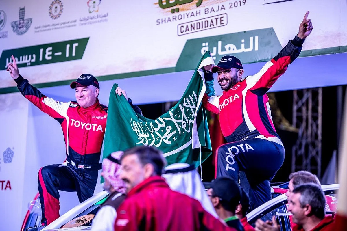 فرحة الراجحي فرحتان: الفوز برالي الشرقية وببطولة السعودية تويوتا للراليات الصحراوية