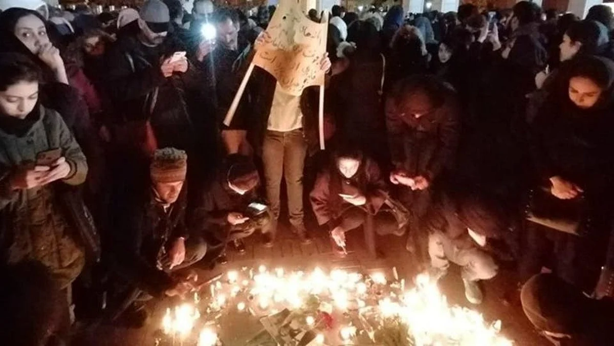 إصابات واعتقالات وإطلاق نار في مواجهات عنيفة بين الأمن والمتظاهرين بطهران