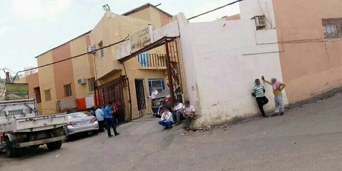 3 أشهر وحراس "مستشفى فيفاء" بلا رواتب.. و"الصحة": سلّمها المقاول وأنذرناه!