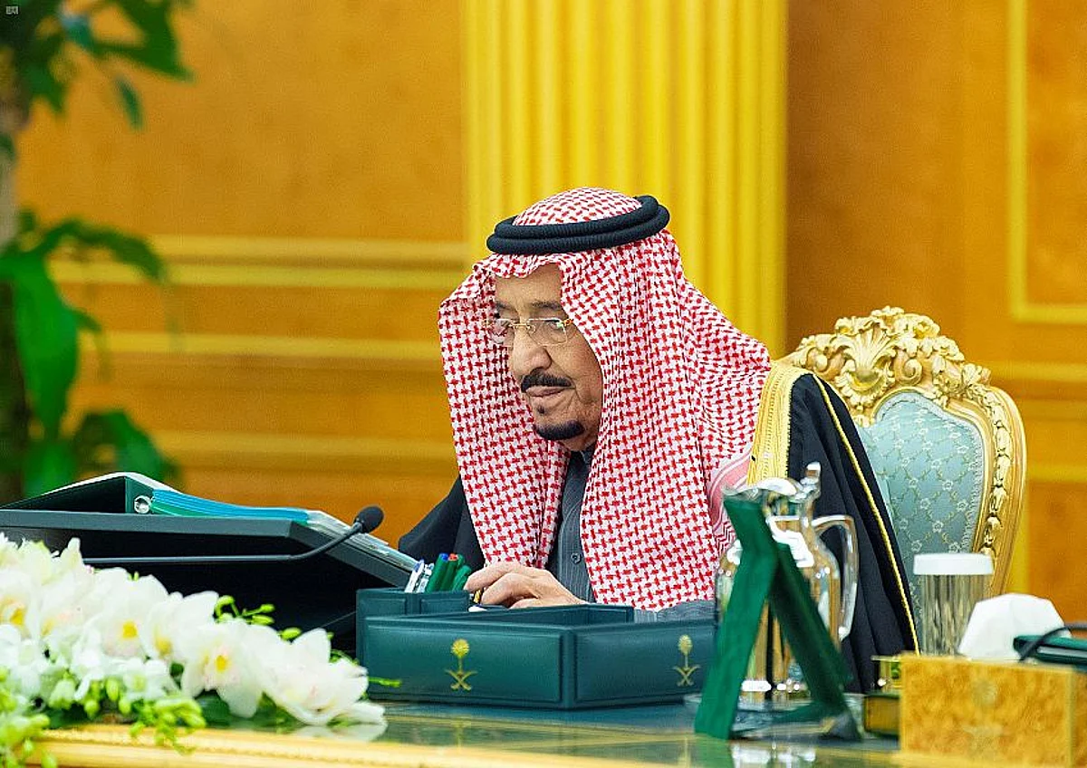 الأوامر الملكية.. تحديث للأداء الحكومي فماذا سيعود على السعوديين منه؟