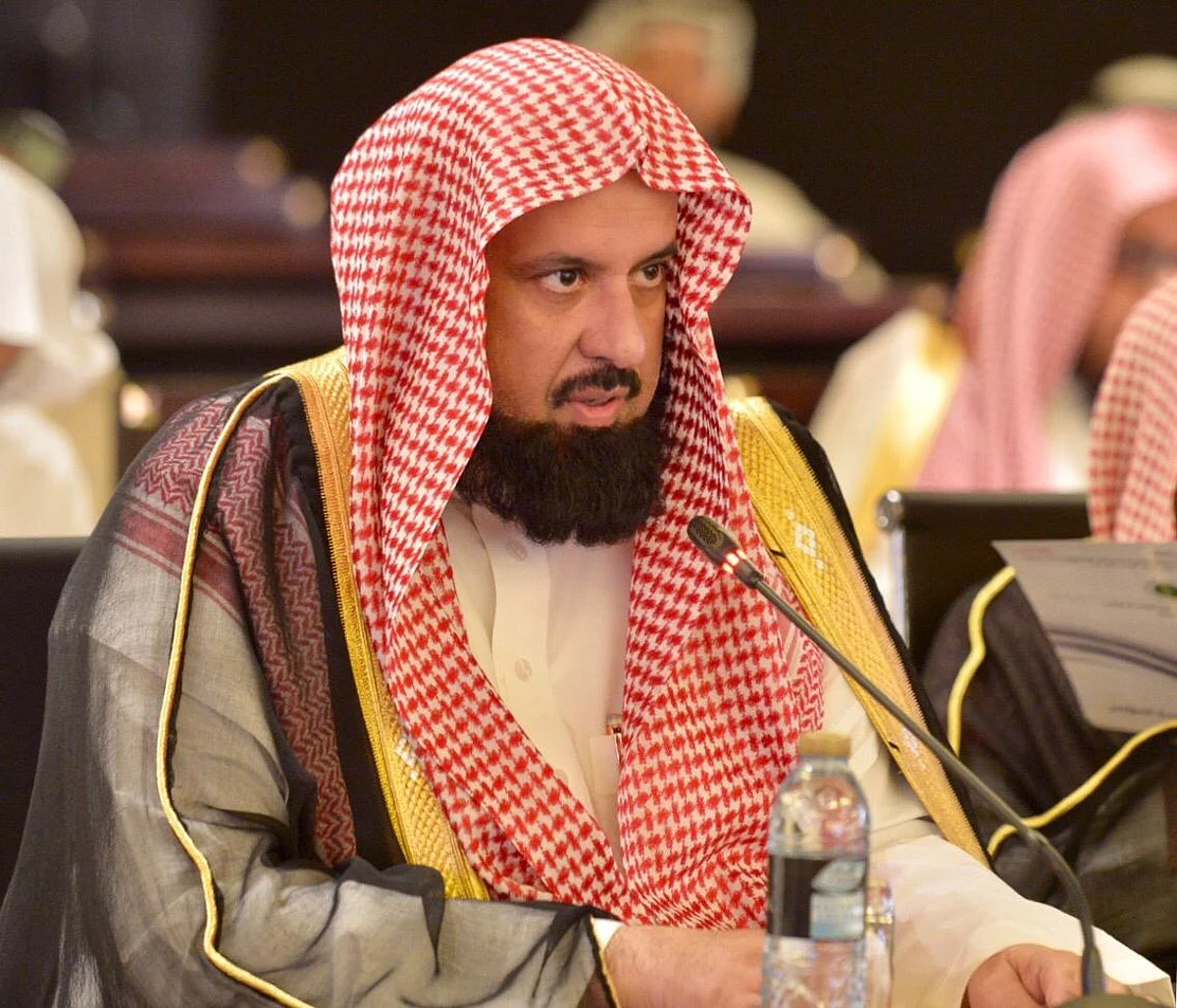 رئيس "الهيئات" يوجّه بإيقاف الدورات التدريبية وورشة العمل