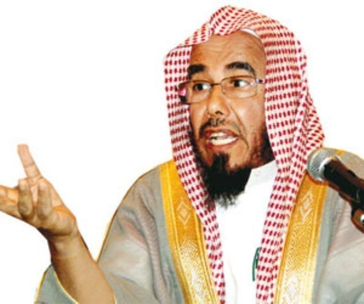 "المطلق" يسخر من مروجي مؤامرة "كورونا": هؤلاء يعيشون بعقول متخلّفة ولديهم "لوثة"