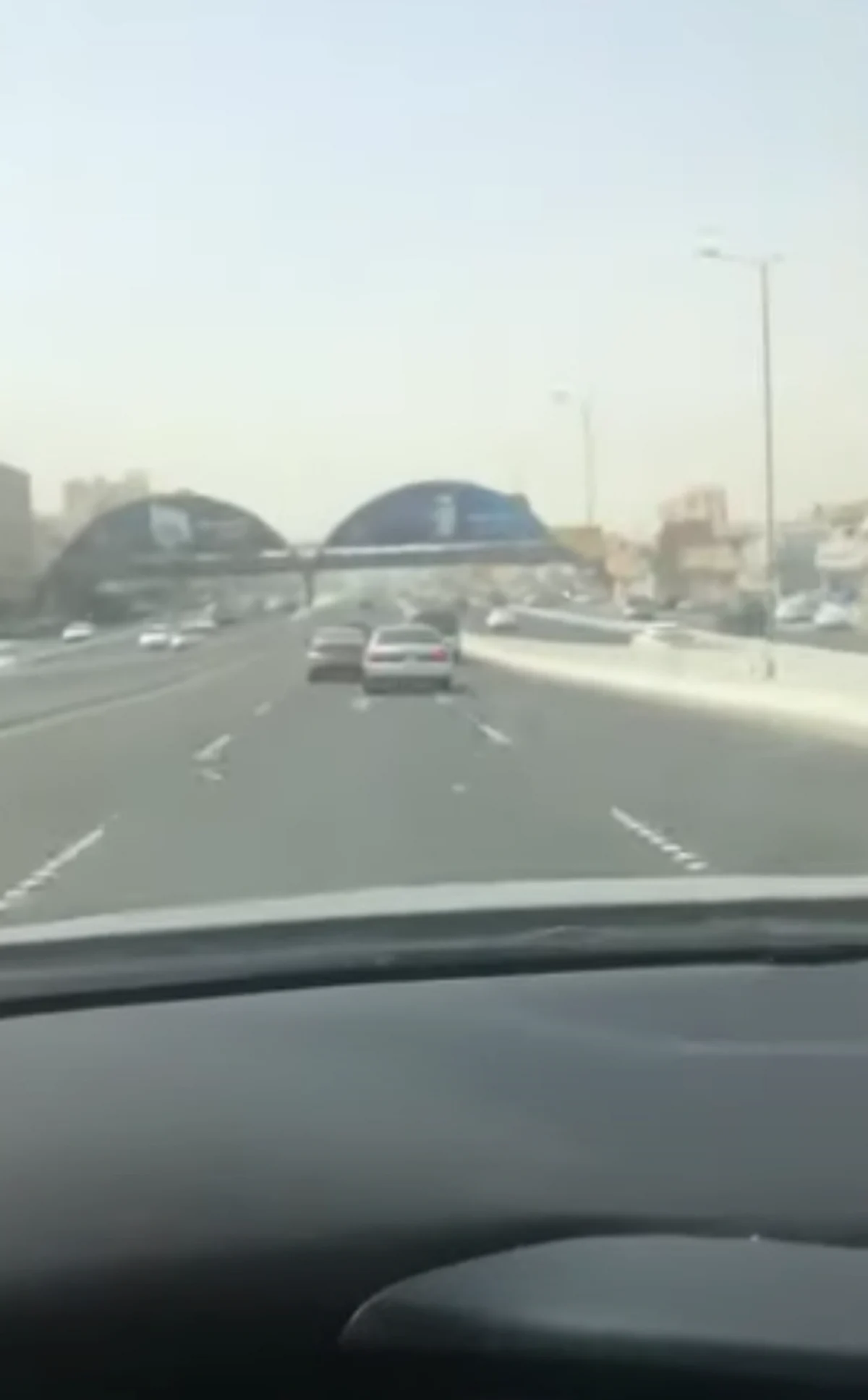 "فيديو المناوشة".. القبض على قائديْ مركبتين هدّدا حياة رواد طريق بجدة