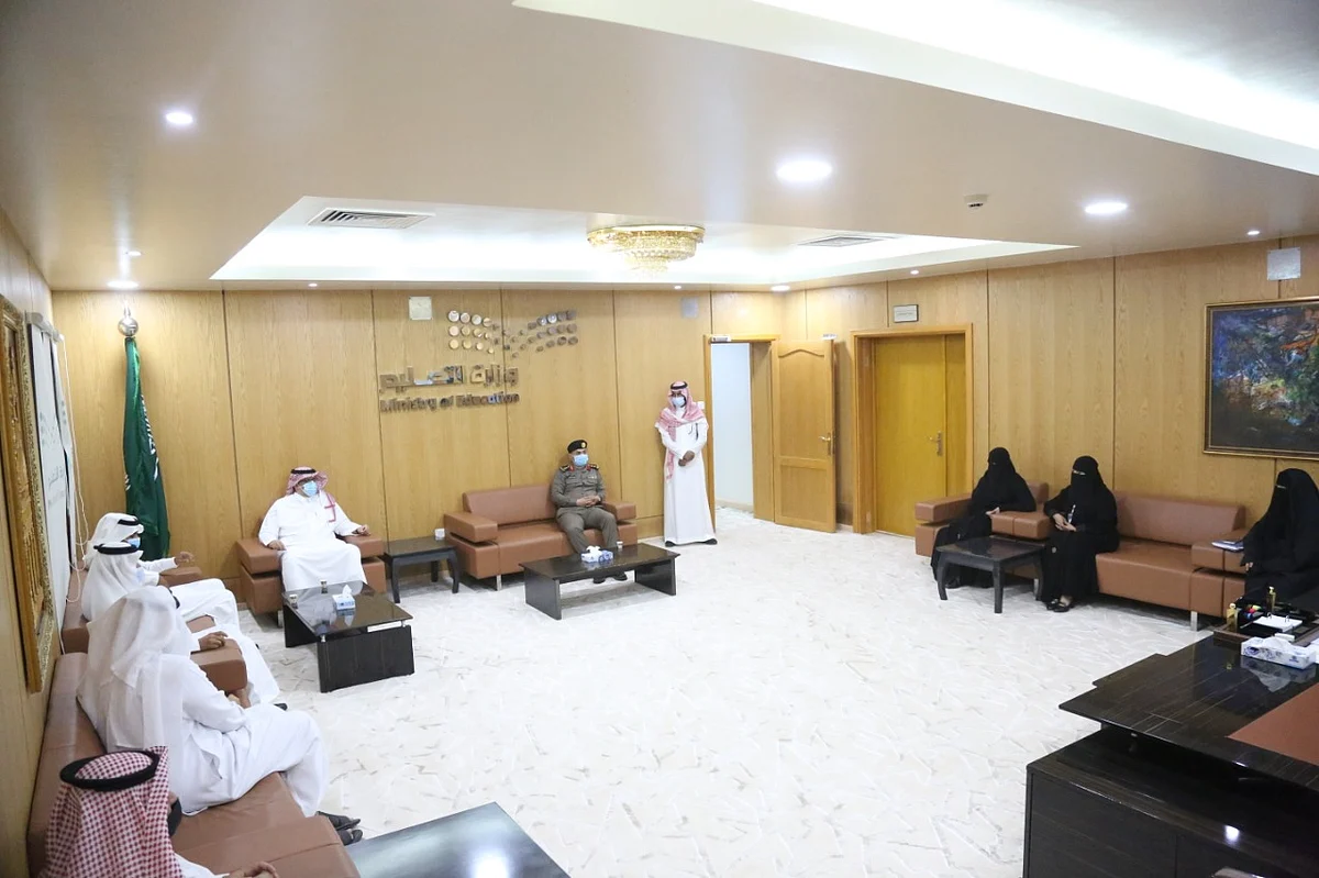 محافظ صبيا يطلع ميدانياً على سير أعمال إدارة التعليم والوقوف على استعداداتها