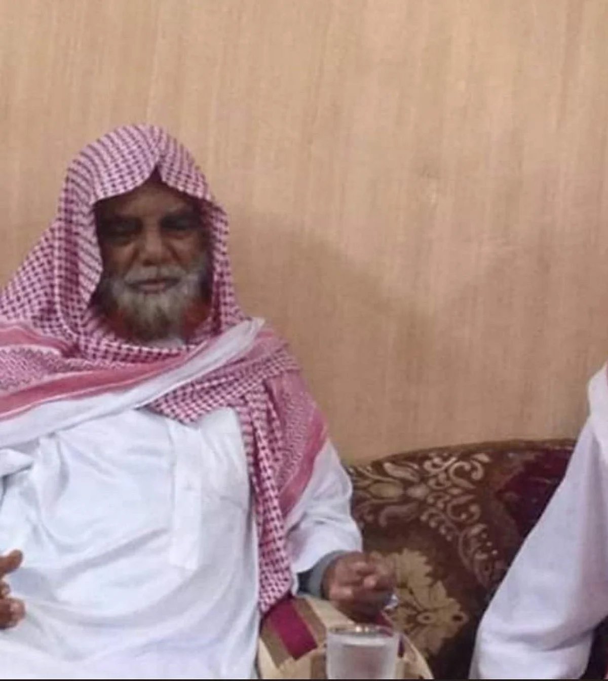 شاهد.. جموع غفيرة تودع المحدث "محمد الإثيوبي" بمكة ودعاة بارزون ينعونه