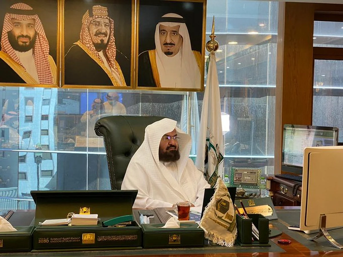 "السديس": إلى هذه اللحظة لم نسجل أي إصابة بين المعتمرين ولله الحمد