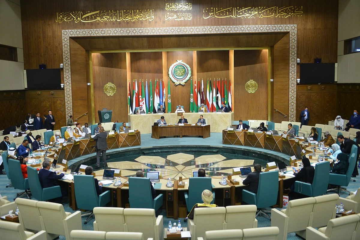البرلمان العربي يؤكد دعمه لخطة السعودية لتسريع "اتفاق الرياض" ونبه إلى خطورة الوضع في "صافر"