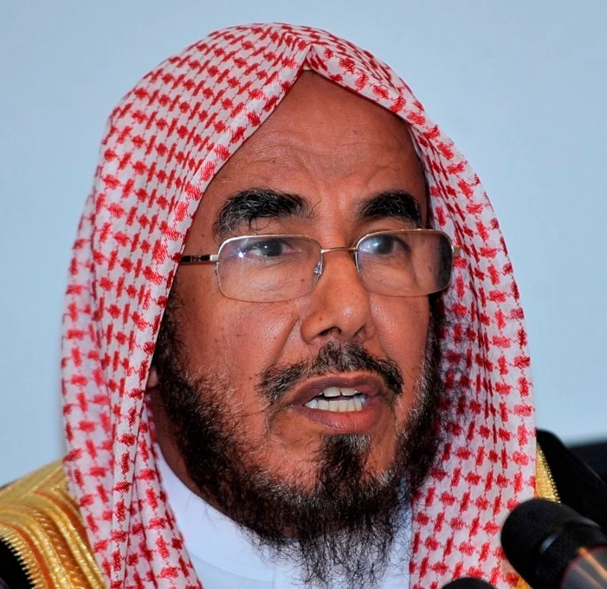"المطلق": يجوز صرف الزكاة على أقساط شهرية بدلاً من دفعة واحدة