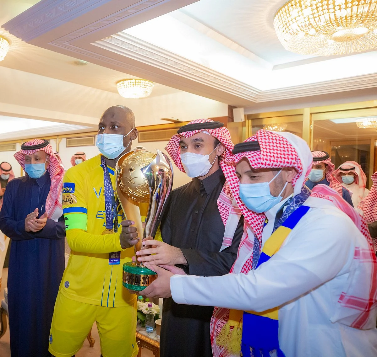 وزير الرياضة يهنئ النصر بكأس السوبر.. متمنيًا حظًّا أوفر للهلال