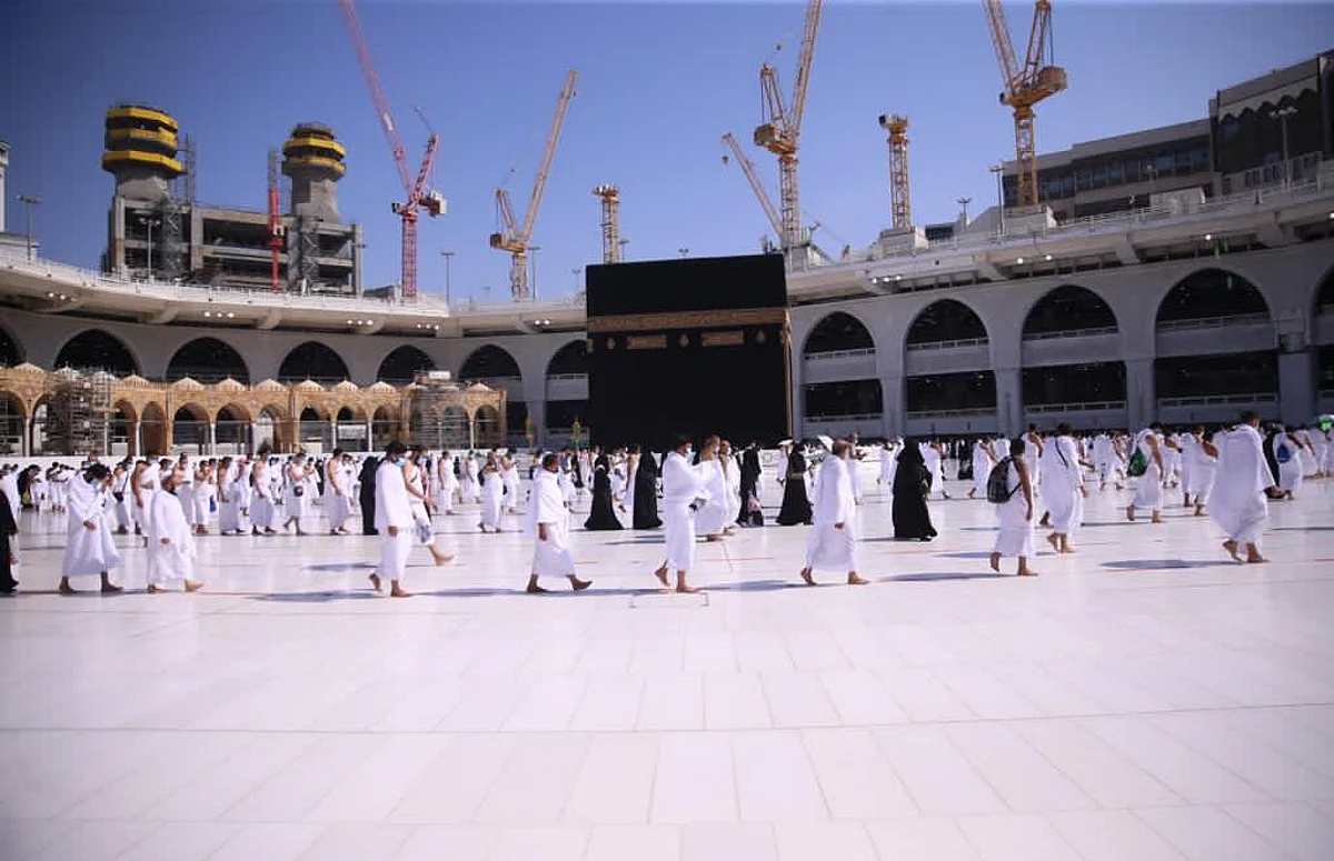 رئاسة الحرمين: 14 مسارًا للطائفين وأقرب ثلاثة للكعبة لكبار السن وذوي الإعاقة