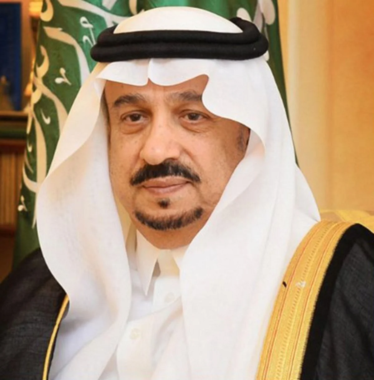 أمير الرياض يطلع على عرض لمحميتي الإمام عبدالعزيز بن محمد والملك خالد الملكية