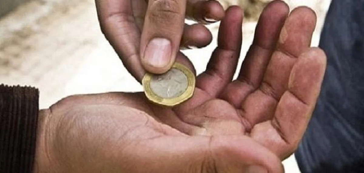 ظاهرة التسول.. استغلال عاطفي واستخدام غير مشروع يهدد سلامة المجتمع