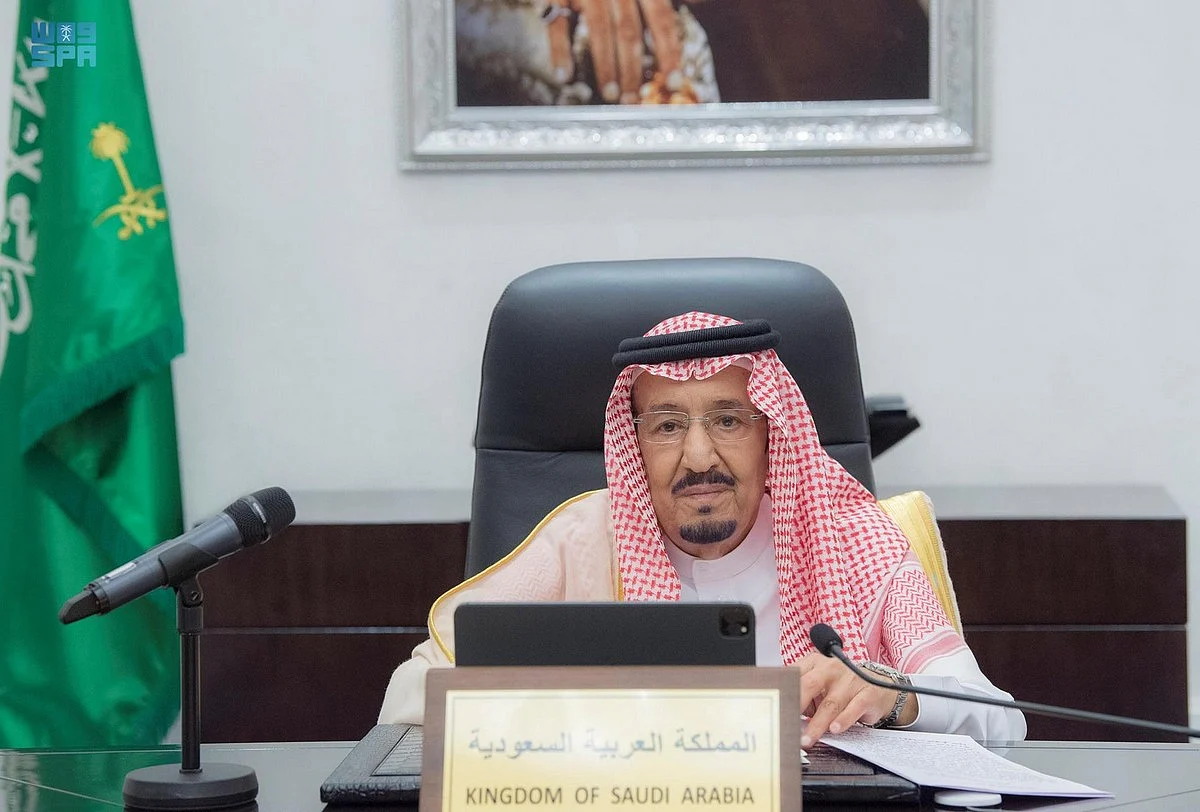 موجز "سبق": خادم الحرمين يكشف موقف المملكة من "المناخ".. وإحباط شحنات الفواكه اللبنانية المفخخة
