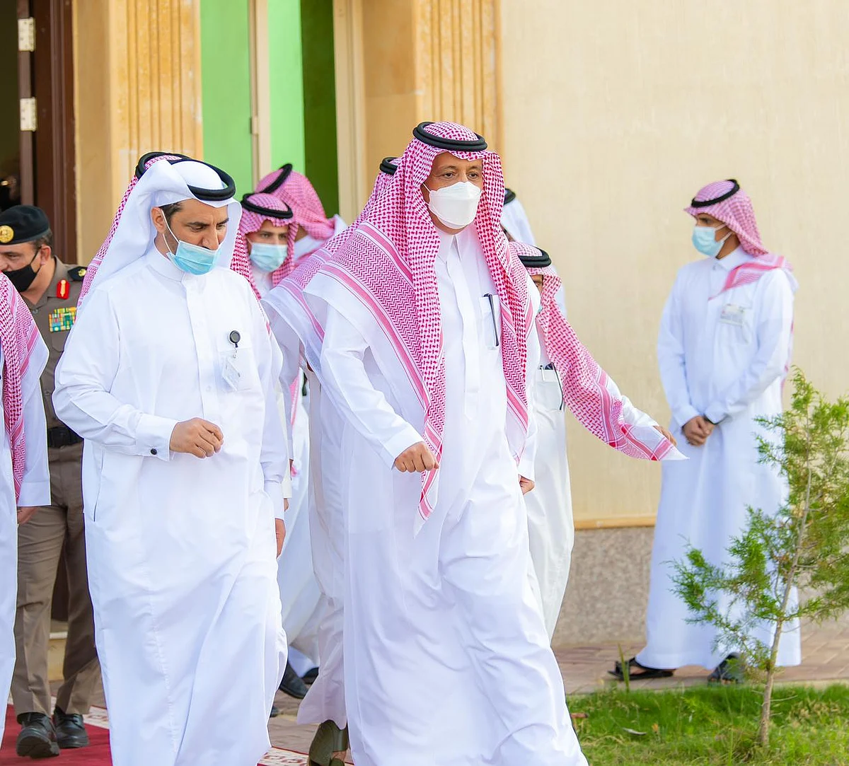 أمير الباحة يزور المنتزه الوطني ومشروع إكرام ويطلع على خدماتهما وسير العمل فيهما