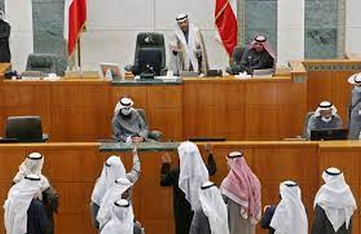 الكويت.. نواب المعارضة يحتلون مقاعد الحكومة في مجلس الأمة ويعطلون الجلسة