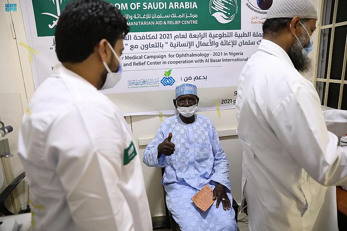 مركز الملك سلمان يقدم الخدمات العلاجية لـ980 طفلاً يعانون من سوء التغذية الحاد بالحديدة