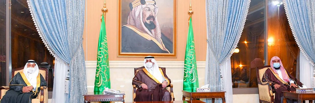 "أمير تبوك" يستقبل المواطنين في اللقاء الأسبوعي