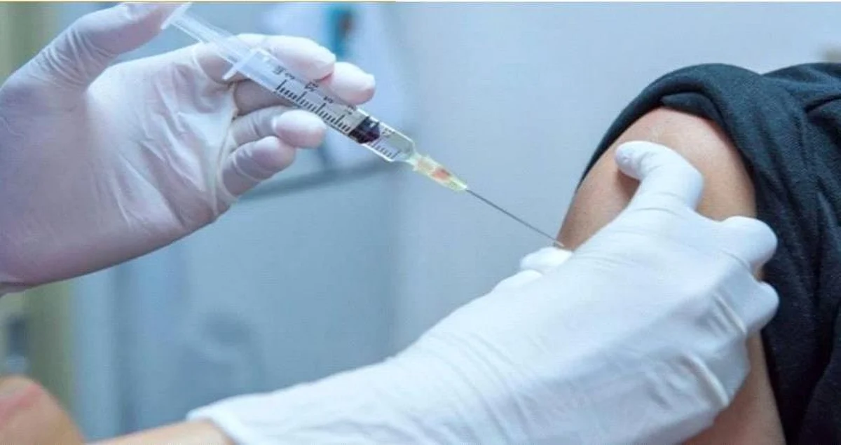 بعد تطعيم الملايين.. علامة واحدة محتملة على إصابتك بكورونا بعد تلقي اللقاح