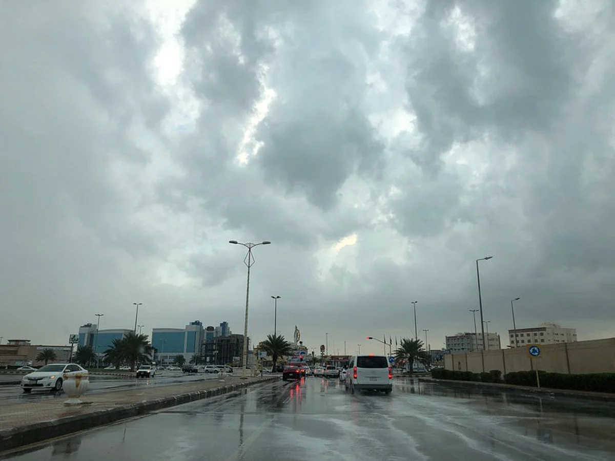 "الأرصاد": أمطار رعدية ونشاط للرياح السطحية على جازان
