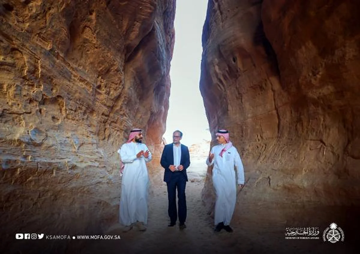 وزير الخارجية يصحب نظيره النمساوي بجولة على المواقع الأثرية بالعلا