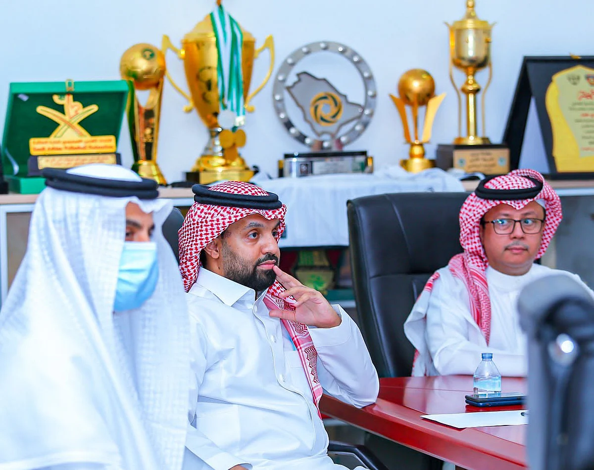 المدير التنفيذي لدوري "يلو" يزور أندية الأحساء.. ويدشّن موقع الجيل