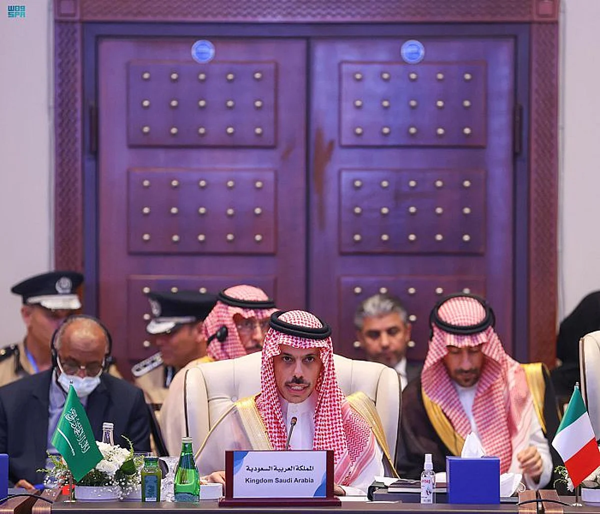 وزير الخارجية: مشاركة السعودية بمؤتمر دعم استقرار ليبيا تؤكد نهجها للتوصل لحلول تصبّ في مصلحة المجتمع العربي