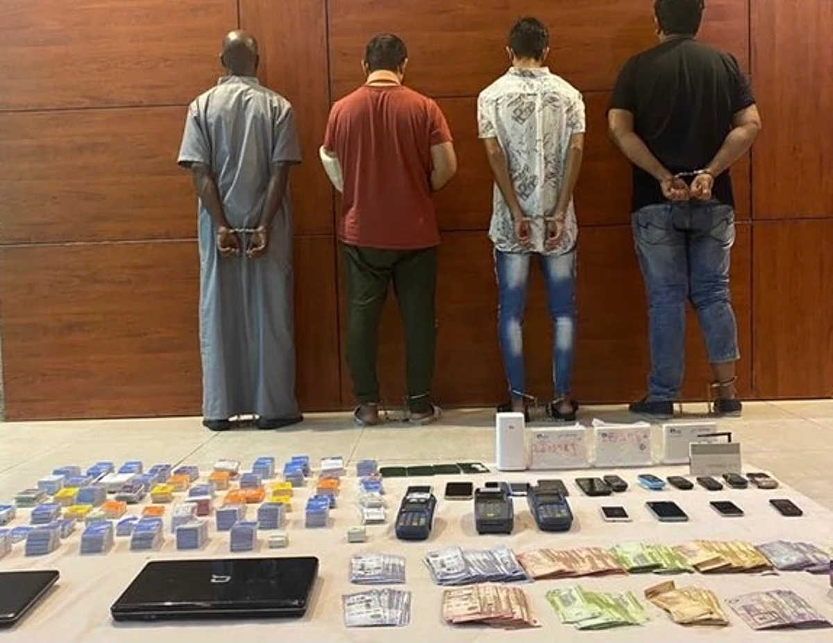 الإطاحة بمواطن وثلاثة مقيمين قاموا بعمليات نصب واحتيال مالي في عدد من مناطق السعودية
