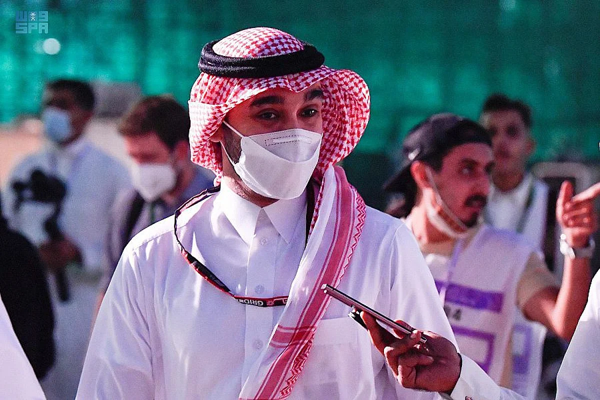 وزير الرياضة يقف على آخر التجهيزات لاستضافة جائزة السعودية الكبرى للفورمولا 1 بجدة