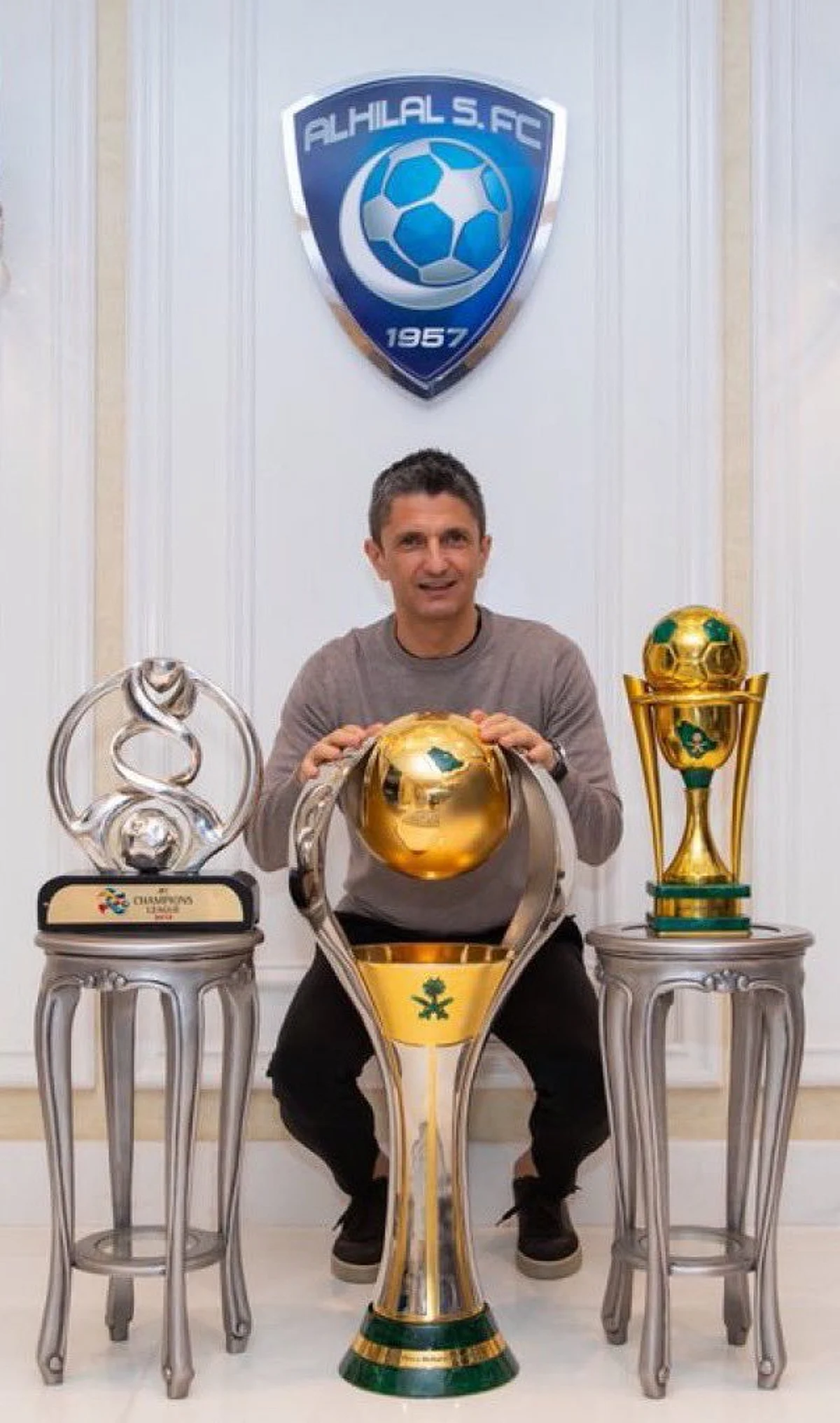 "لوتشيسكو" رفض التعاقد مع "النصر".. والإدارة تفتح ملف "بيدرو مارتينيز"