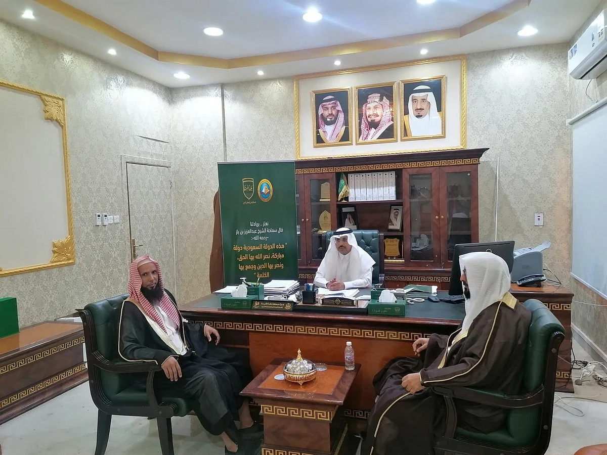بعدد من البرامج التوعوية .. محافظ الموية يفعّل حملة "مكارم الأخلاق" بالمحافظة