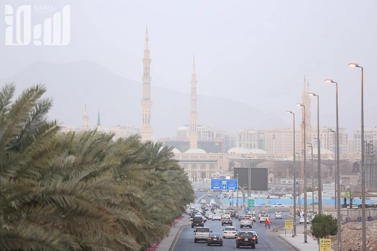 "الأرصاد": رياح نشطة وسحب رعدية على المدينة المنورة