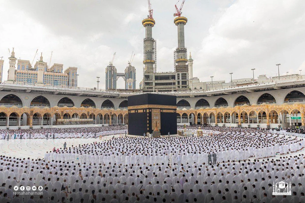 "السديس": خدمة المعاقين أولوية ضمن أنسنة الخدمات لذوي الهمم في الحرمين