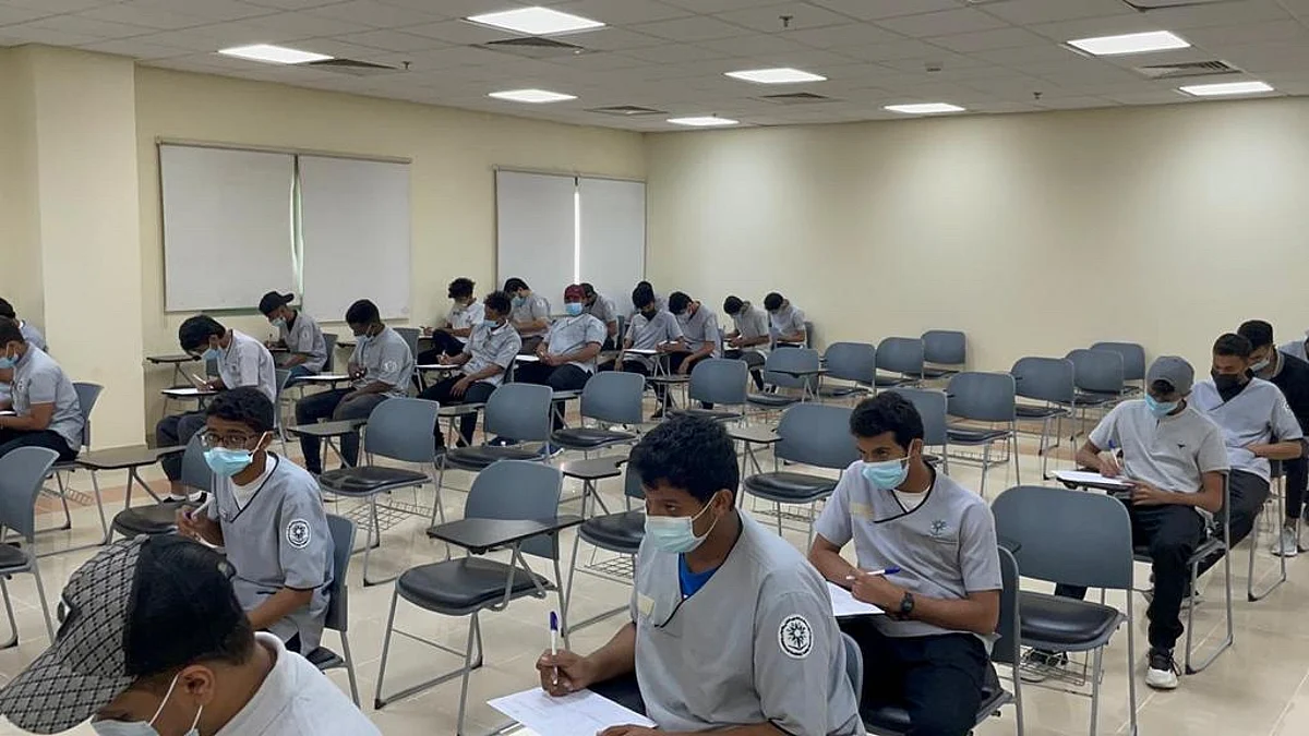 مدير التدريب التقني بمكة المكرمة يتفقّد سير الاختبارات النهائية للفصل الأول