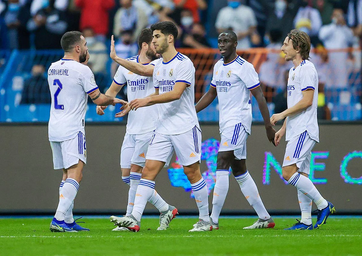 في ليلة "كلاسيكو" العالم.. "ريال مدريد " إلى نهائي السوبر الإسباني بعد إقصاء "برشلونة"