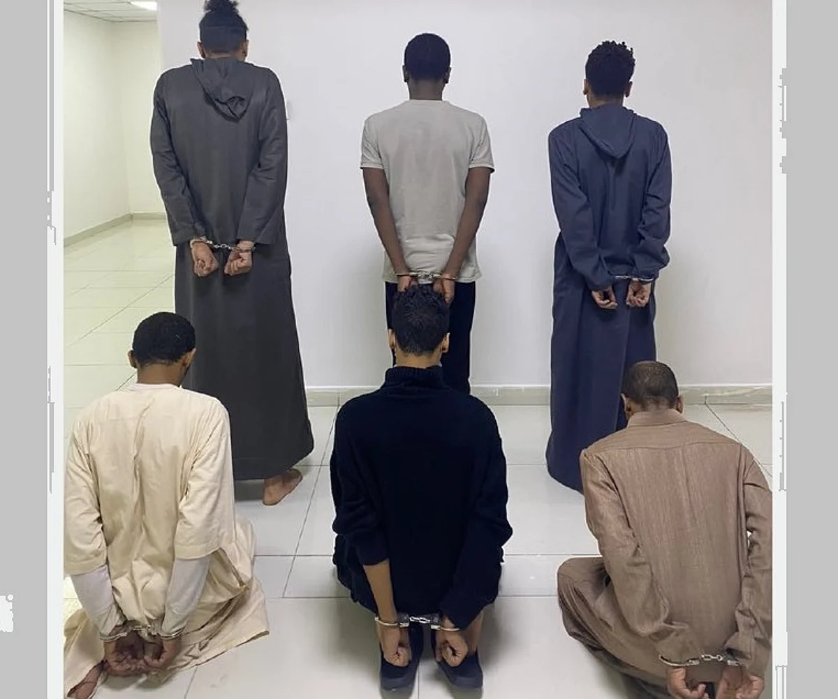 "شرطة الرياض" تطيح بـ 6 أشخاص سلبوا متاجر باستخدام مركبة مسروقة