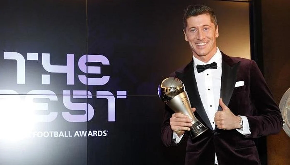 "روبرت ليفاندو فيسكي" يخطف جائز أفضل لاعب في العالم في 2021