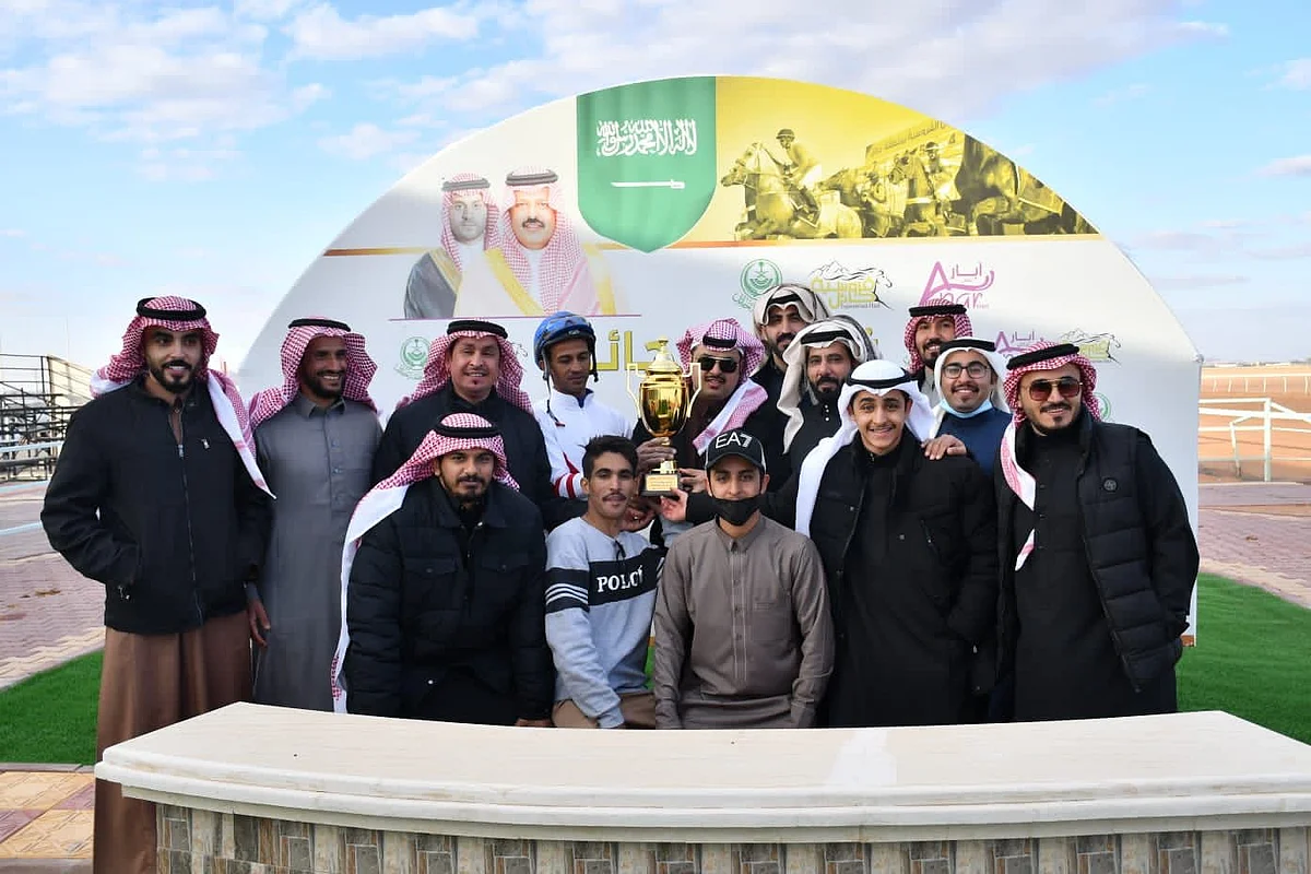 "التبيناوي" يكرم الفائزين في أشواط سباقات الخيل الثاني عشر بحائل