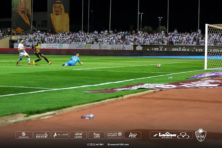 صائد الكبار "الطائي" بلدغة مرمى sabq/2022-05/269