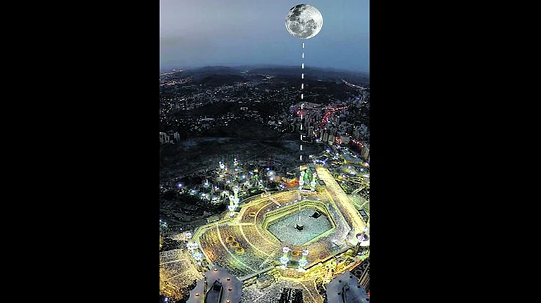 تعامد القمر الكعبة مساء الأحد sabq/2022-05/8c4
