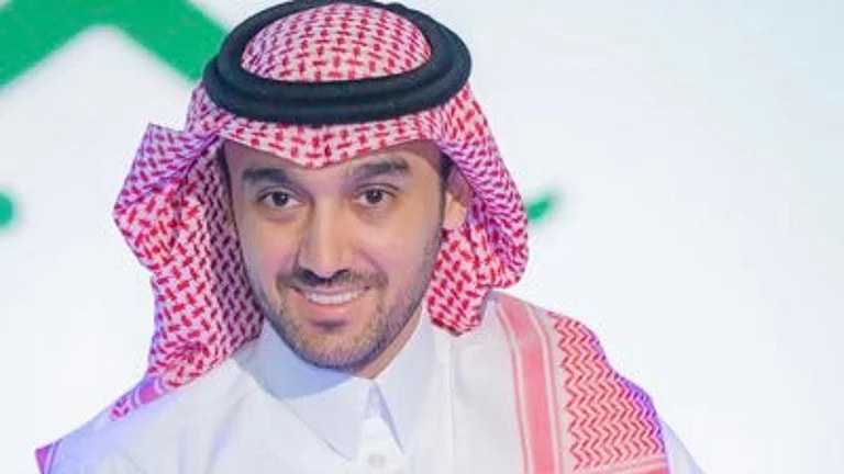 وزير الرياضة "الفيصل" مهنئًا الأخضر sabq/2022-06/412